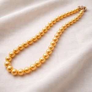 Elegant Gold cultured freshwater Pearl Necklace